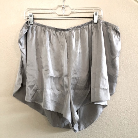 SKIMS Woman’s Silk Sleep Tap Shorts Plus Size 4X - Picture 1 of 11